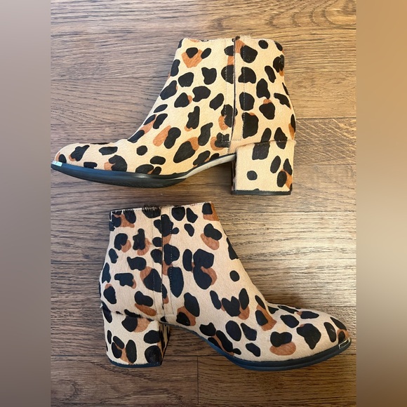 Cole Haan Cheetah Print Calf Hair Block Heel Booties Size 8 Grand Series - Picture 2 of 10